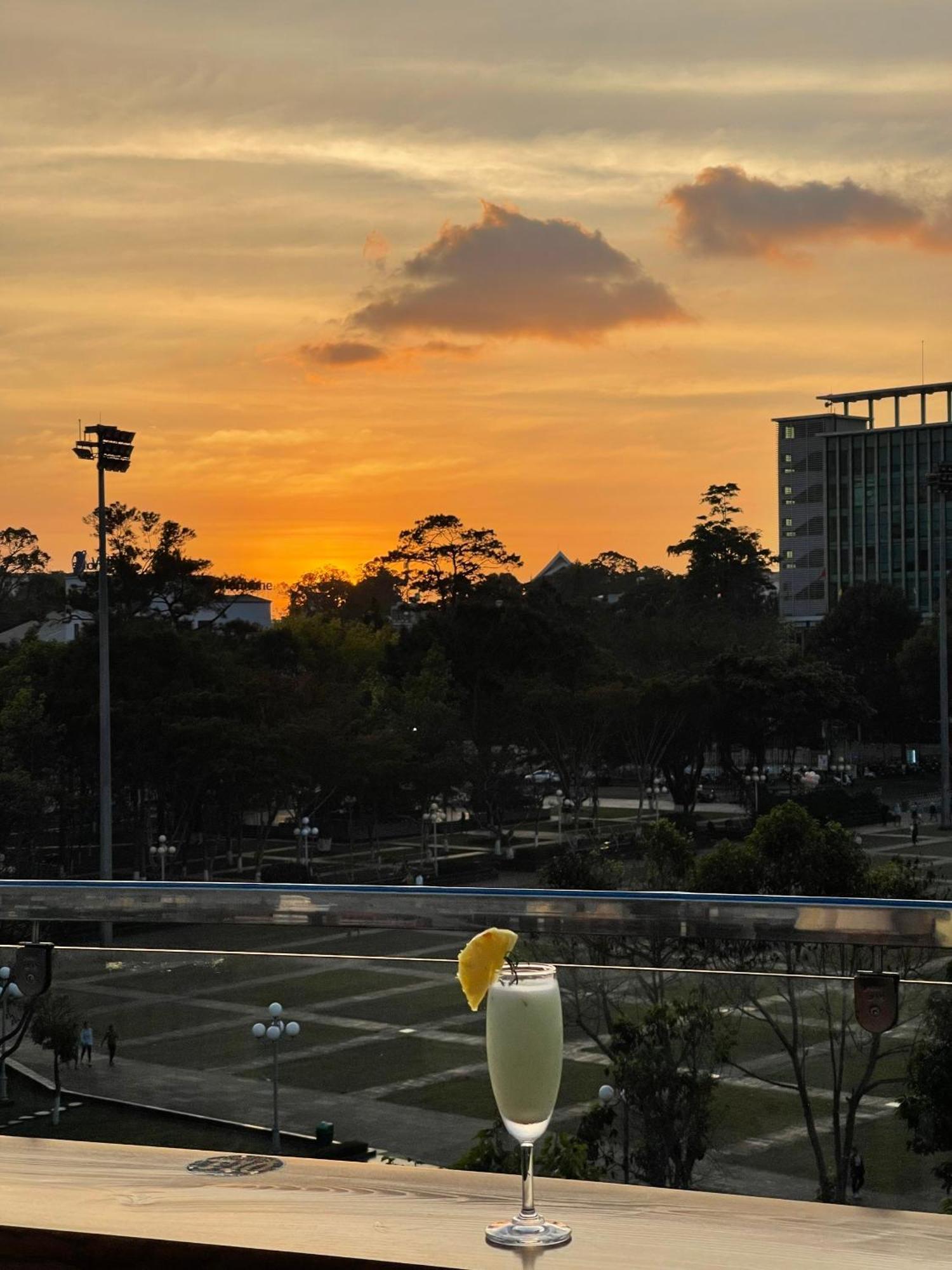 Ngon Avatar Hotel Pleiku Bagian luar foto